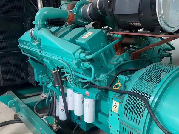 温宿更换100kW柴油发电机组机油时，需要注意哪些事项？